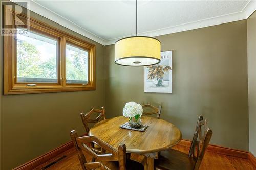 539 Prentice Avenue, Sarnia, ON - Indoor Photo Showing Dining Room