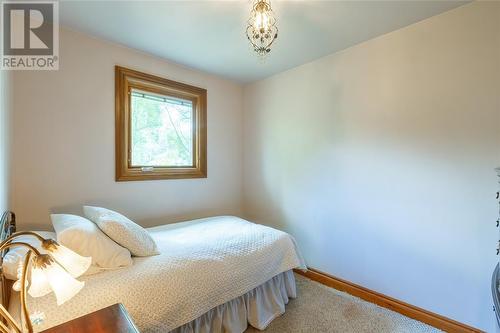 539 Prentice Avenue, Sarnia, ON - Indoor Photo Showing Bedroom