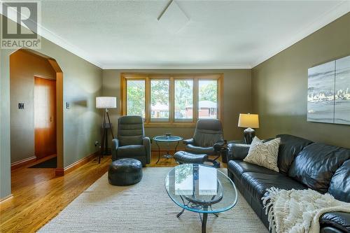 539 Prentice Avenue, Sarnia, ON - Indoor Photo Showing Living Room