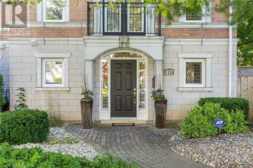 126 Brant Street, Oakville, ON - Outdoor