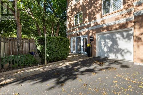 126 Brant Street, Oakville, ON - Outdoor