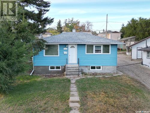 1160 Stadacona Street W, Moose Jaw, SK - Outdoor