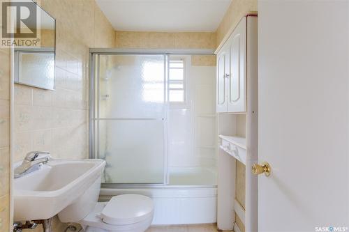 1160 Stadacona Street W, Moose Jaw, SK - Indoor Photo Showing Bathroom