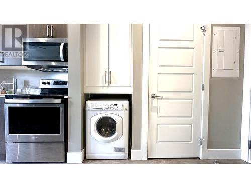 925 Leon Avenue Unit# 343, Kelowna, BC - Indoor Photo Showing Laundry Room