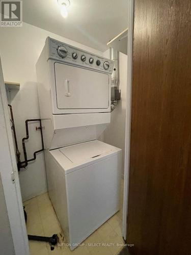 1108 - 35 Green Valley Drive, Kitchener, ON - Indoor Photo Showing Laundry Room