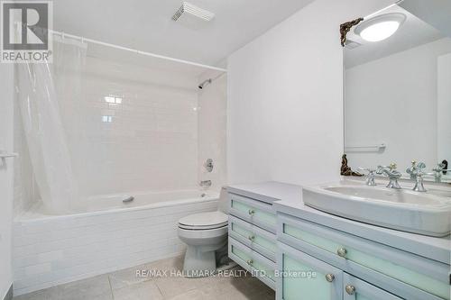 26 Whitman Street, Toronto, ON - Indoor Photo Showing Bathroom