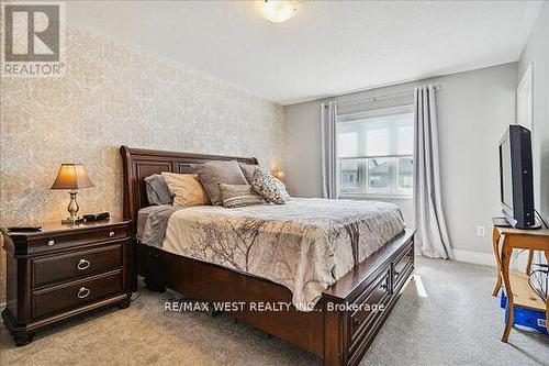 11 Dewell Crescent, Clarington, ON - Indoor Photo Showing Bedroom