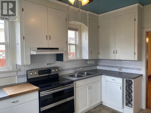 1345 Thom  Street, Trail, BC - Indoor Photo Showing Kitchen With Double Sink