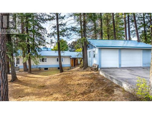 229 24Th  N Avenue, Creston, BC - Outdoor