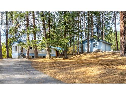 229 24Th  N Avenue, Creston, BC - Outdoor