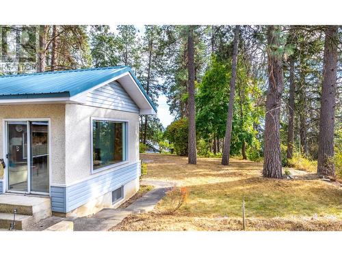 229 24Th  N Avenue, Creston, BC - Outdoor