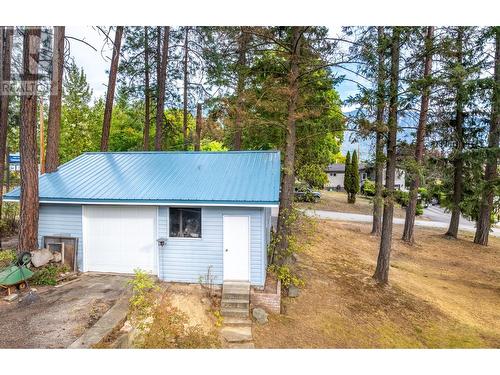 229 24Th  N Avenue, Creston, BC - Outdoor