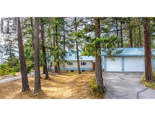 229 24Th  N Avenue, Creston, BC - Outdoor