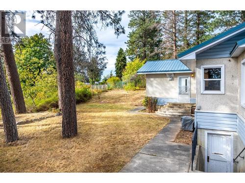 229 24Th  N Avenue, Creston, BC - Outdoor