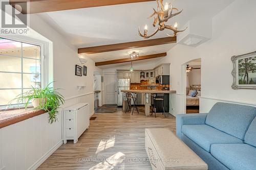 23 Pops Lane, Wasaga Beach, ON - Indoor Photo Showing Living Room