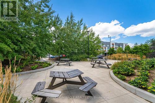 625 - 128 Grovewood Common, Oakville, ON - Outdoor