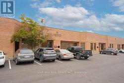 17 - 6315 SHAWSON DRIVE  Mississauga, ON L5T 1J2