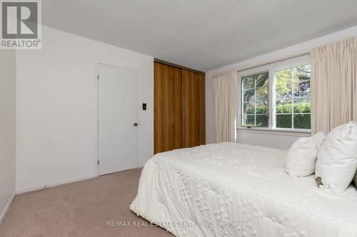 17 Holmes Drive, Caledon, ON - Indoor Photo Showing Bedroom