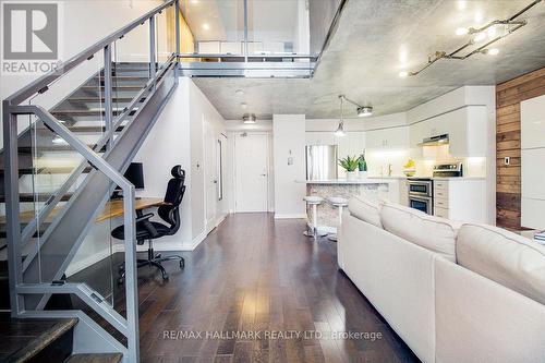 725 - 250 Manitoba Street, Toronto, ON - Indoor