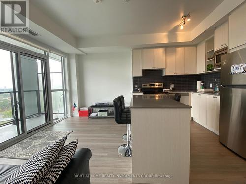 520 - 60 George Butchart Drive, Toronto, ON - Indoor Photo Showing Kitchen