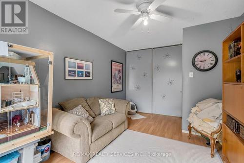 17 Newlyn Crescent, Brampton, ON - Indoor Photo Showing Living Room