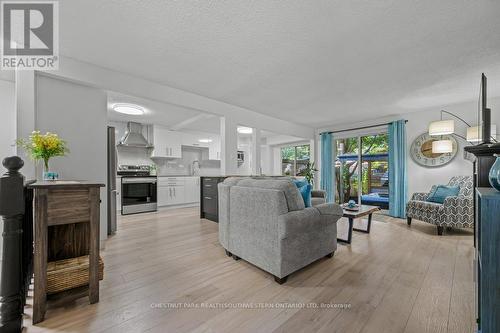 71 Westwood Road, Guelph, ON - Indoor Photo Showing Living Room