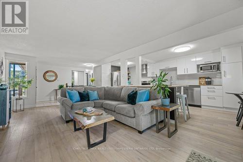 71 Westwood Road, Guelph, ON - Indoor Photo Showing Living Room