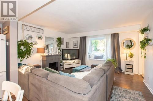 4509 Sussex Drive, Niagara Falls, ON - Indoor Photo Showing Living Room With Fireplace