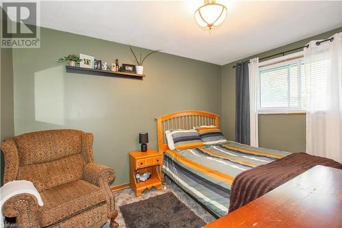 4509 Sussex Drive, Niagara Falls, ON - Indoor Photo Showing Bedroom