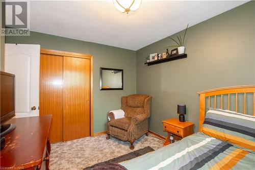 4509 Sussex Drive, Niagara Falls, ON - Indoor Photo Showing Bedroom