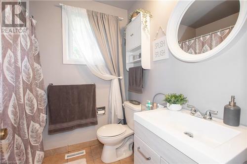 4509 Sussex Drive, Niagara Falls, ON - Indoor Photo Showing Bathroom