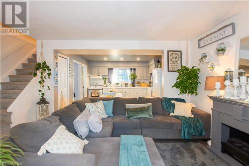 4509 Sussex Drive, Niagara Falls, ON - Indoor Photo Showing Living Room