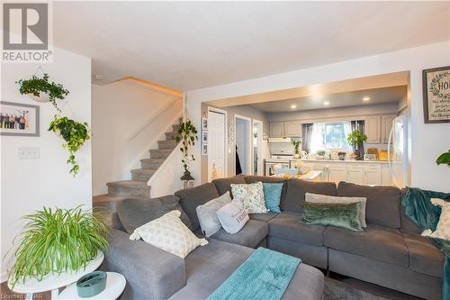 4509 Sussex Drive, Niagara Falls, ON - Indoor Photo Showing Living Room