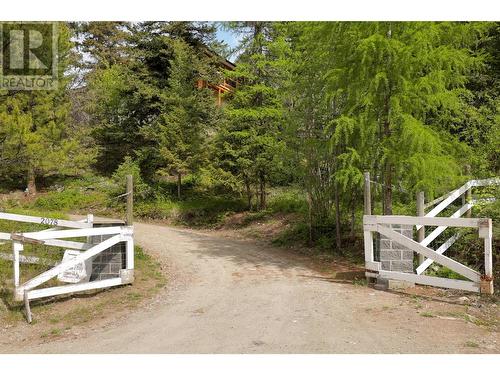 2078 Huckleberry Road, Kelowna, BC - Outdoor