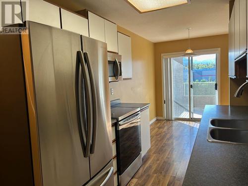 2035 Baron Road Unit# 306, Kelowna, BC - Indoor Photo Showing Kitchen With Stainless Steel Kitchen With Double Sink