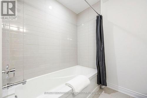 2189 Lillykin Street, Oakville, ON - Indoor Photo Showing Bathroom