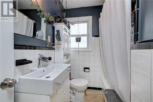 1352 Fisher Avenue, Burlington, ON - Indoor Photo Showing Bathroom