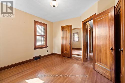 4981 Second Avenue, Niagara Falls, ON - Indoor Photo Showing Other Room