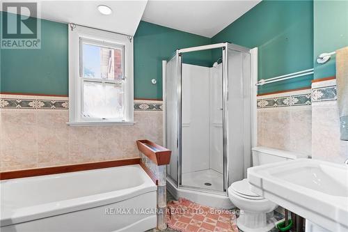 4981 Second Avenue, Niagara Falls, ON - Indoor Photo Showing Bathroom