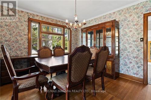 4981 Second Avenue, Niagara Falls, ON - Indoor Photo Showing Dining Room