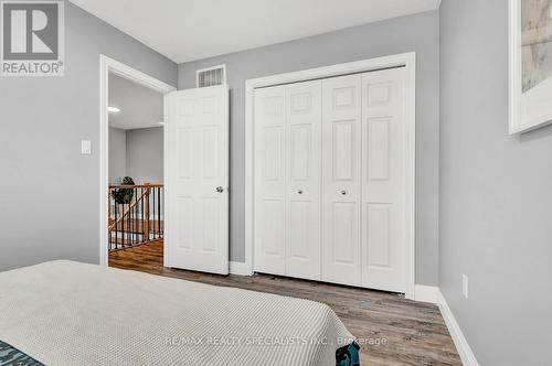 92 Pebblecreek Drive, Kitchener, ON - Indoor Photo Showing Bedroom