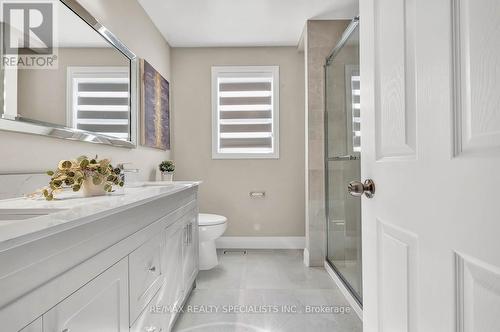 92 Pebblecreek Drive, Kitchener, ON - Indoor Photo Showing Bathroom