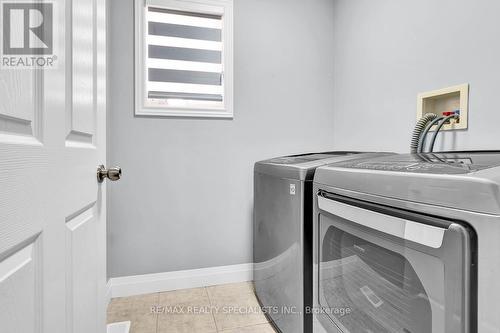 92 Pebblecreek Drive, Kitchener, ON - Indoor Photo Showing Laundry Room