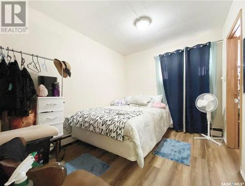 211 2Nd Avenue Ne, Swift Current, SK - Indoor Photo Showing Bedroom