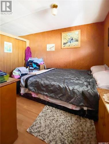 211 2Nd Avenue Ne, Swift Current, SK - Indoor Photo Showing Bedroom