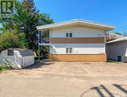 211 2Nd Avenue Ne, Swift Current, SK - Outdoor With Exterior