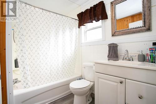 147 Turner Ave, Sault Ste. Marie, ON - Indoor Photo Showing Bathroom