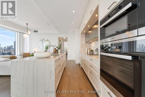 2705 - 470 Front Street W, Toronto, ON - Indoor Photo Showing Kitchen With Upgraded Kitchen