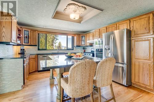 431 Okaview Road, Kelowna, BC - Indoor Photo Showing Kitchen