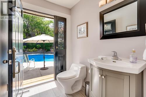 431 Okaview Road, Kelowna, BC - Indoor Photo Showing Bathroom